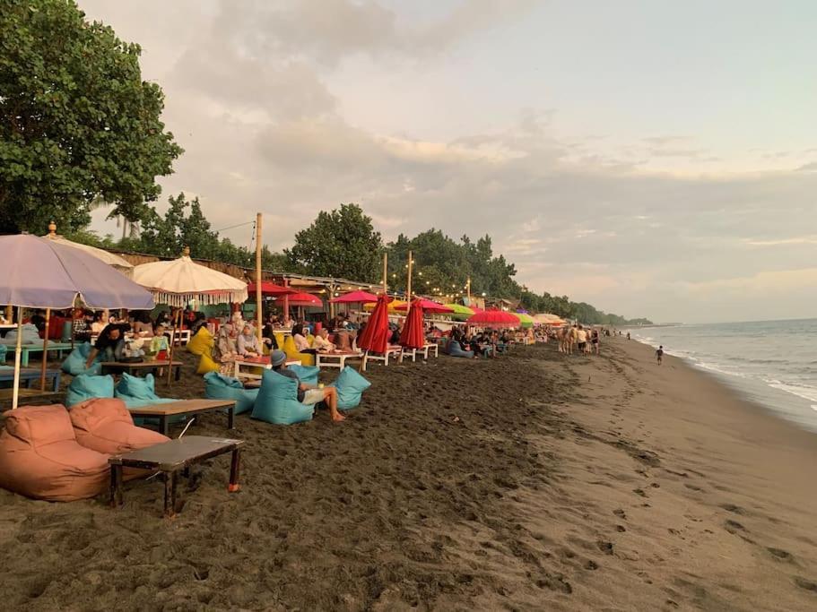 Villa Kenanga in Meninting By The Beach Mataram Bagian luar foto