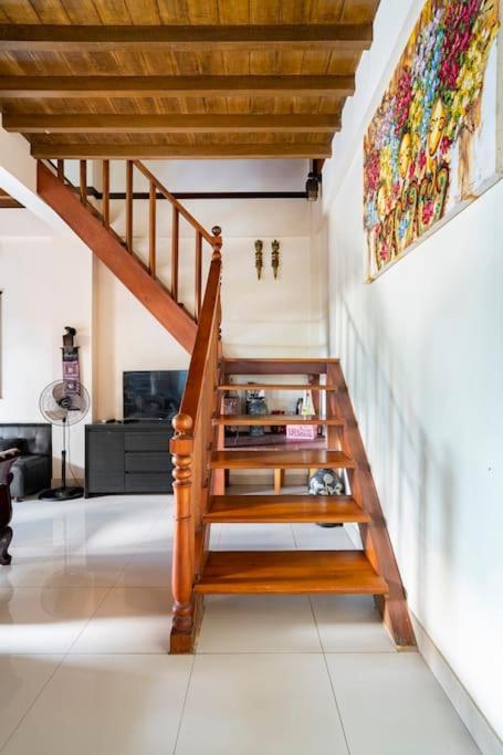 Villa Kenanga in Meninting By The Beach Mataram Bagian luar foto