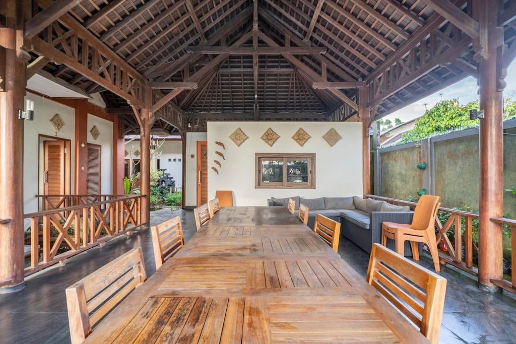 Villa Kenanga in Meninting By The Beach Mataram Bagian luar foto
