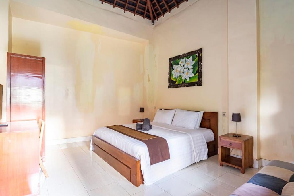 Villa Kenanga in Meninting By The Beach Mataram Bagian luar foto