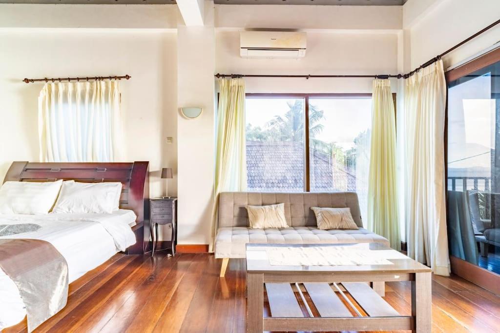 Villa Kenanga in Meninting By The Beach Mataram Bagian luar foto