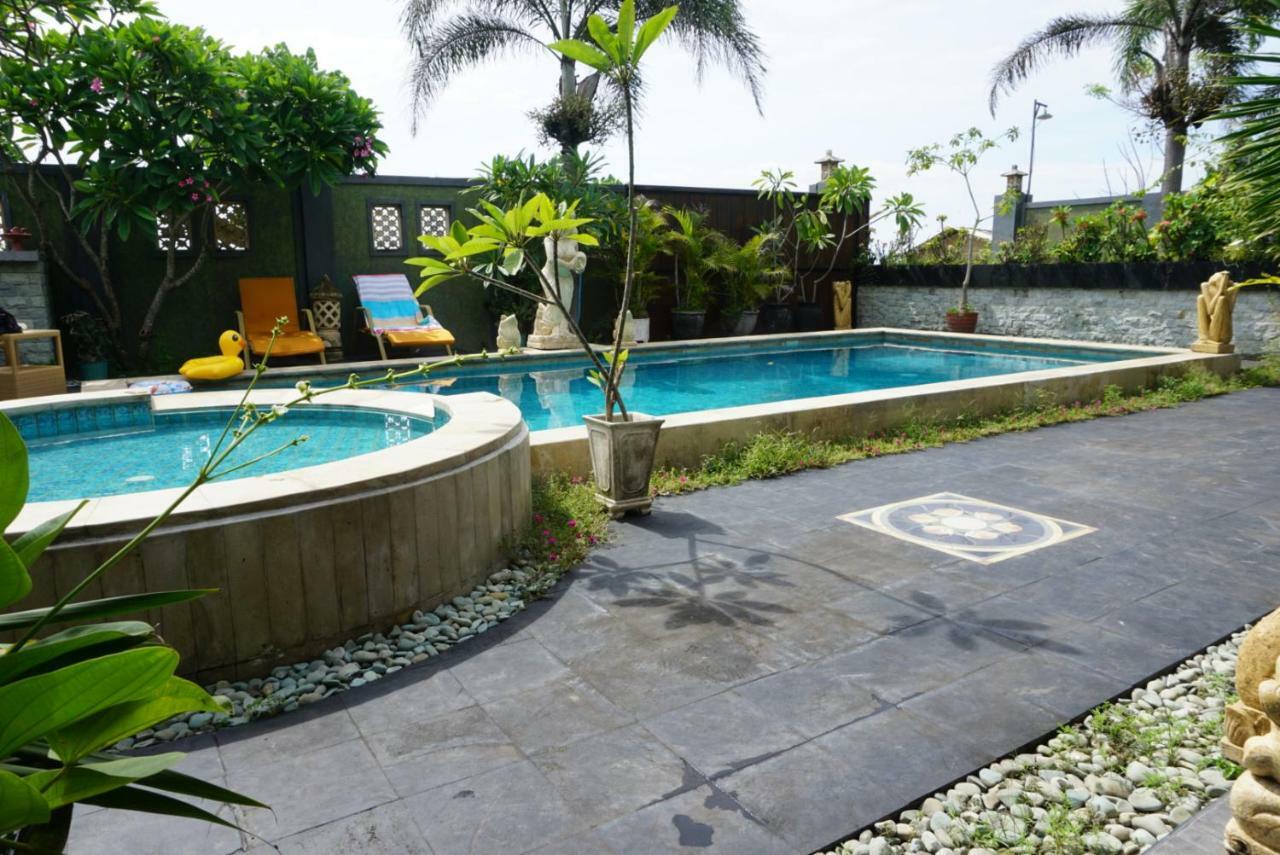 Villa Kenanga in Meninting By The Beach Mataram Bagian luar foto