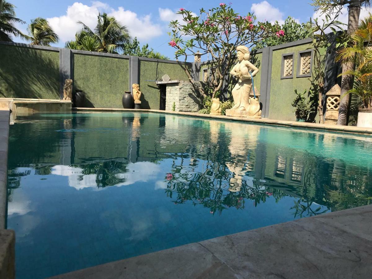 Villa Kenanga in Meninting By The Beach Mataram Bagian luar foto